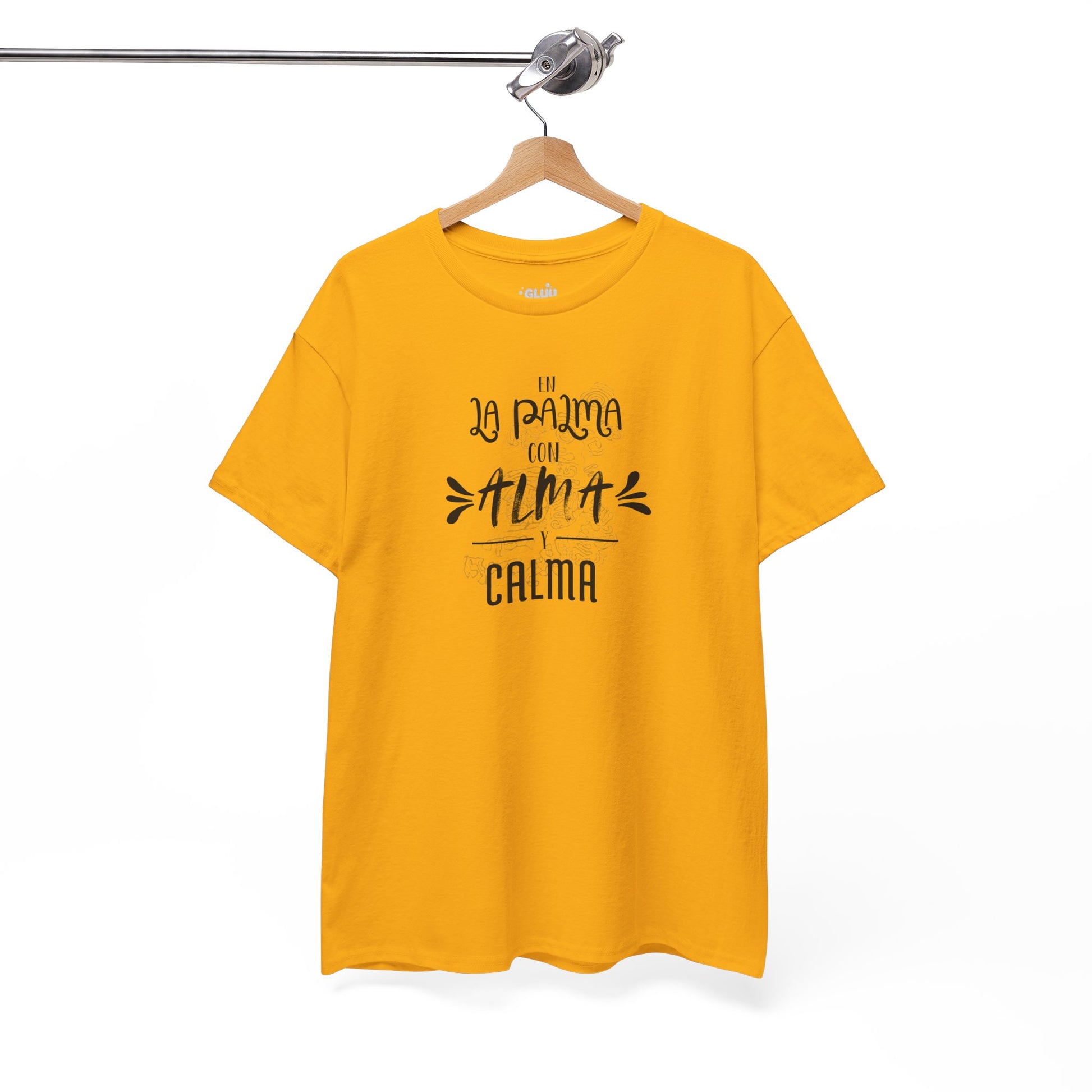 Camiseta mensaje “ La Palma con alma y calma”, Camiseta sentimiento isleño, Camiseta diseño La Palma. diseño de GLUU GLUU.