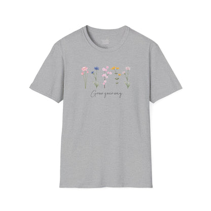 Camiseta floral estética, camiseta con frase y flores, camiseta flor silvestre, camiseta con mensaje positivo