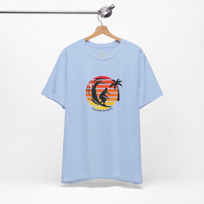 Camiseta Chasing Sunsets, Camiseta de Surf, Camiseta Surf Vintage, Camiseta Retro de Playa