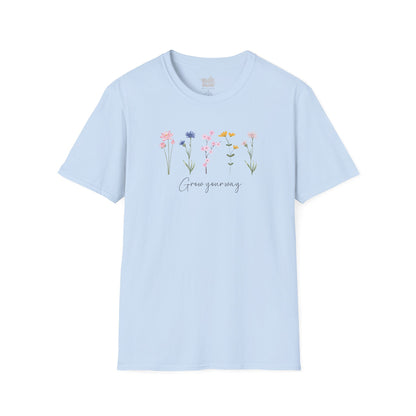Camiseta floral estética, camiseta con frase y flores, camiseta flor silvestre, camiseta con mensaje positivo