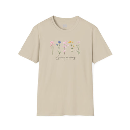 Camiseta floral estética, camiseta con frase y flores, camiseta flor silvestre, camiseta con mensaje positivo