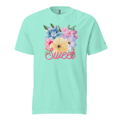 Camiseta SWEET gráfica Floral, Camiseta con Flores, Camiseta Estética con Flores, diseño de GLUU GLUU.