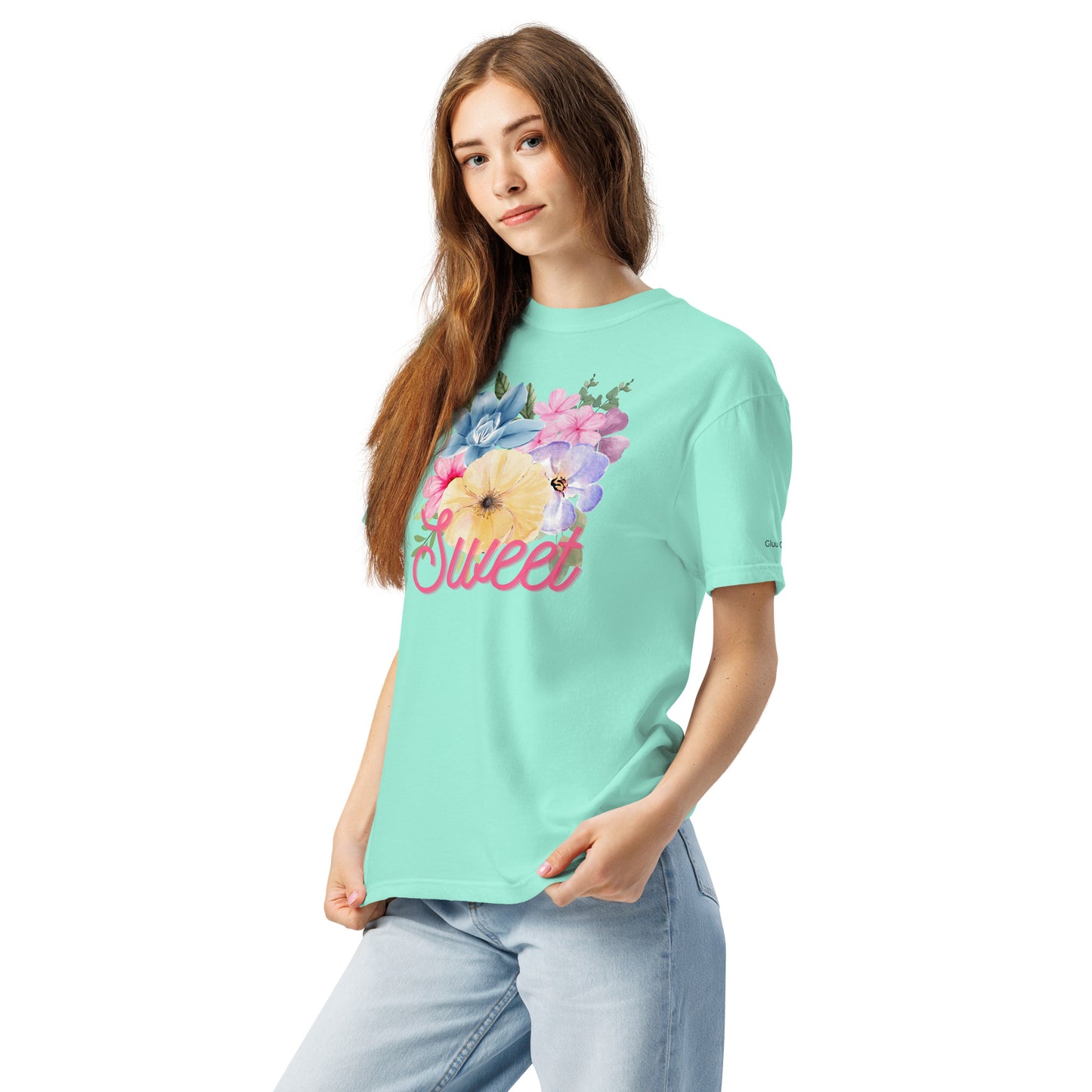 Camiseta SWEET gráfica Floral, Camiseta con Flores, Camiseta Estética con Flores, diseño de GLUU GLUU.